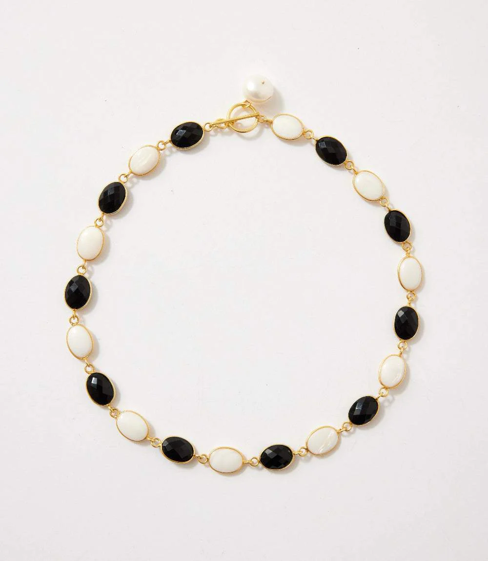 Black And White Toggle Necklace - Image 3