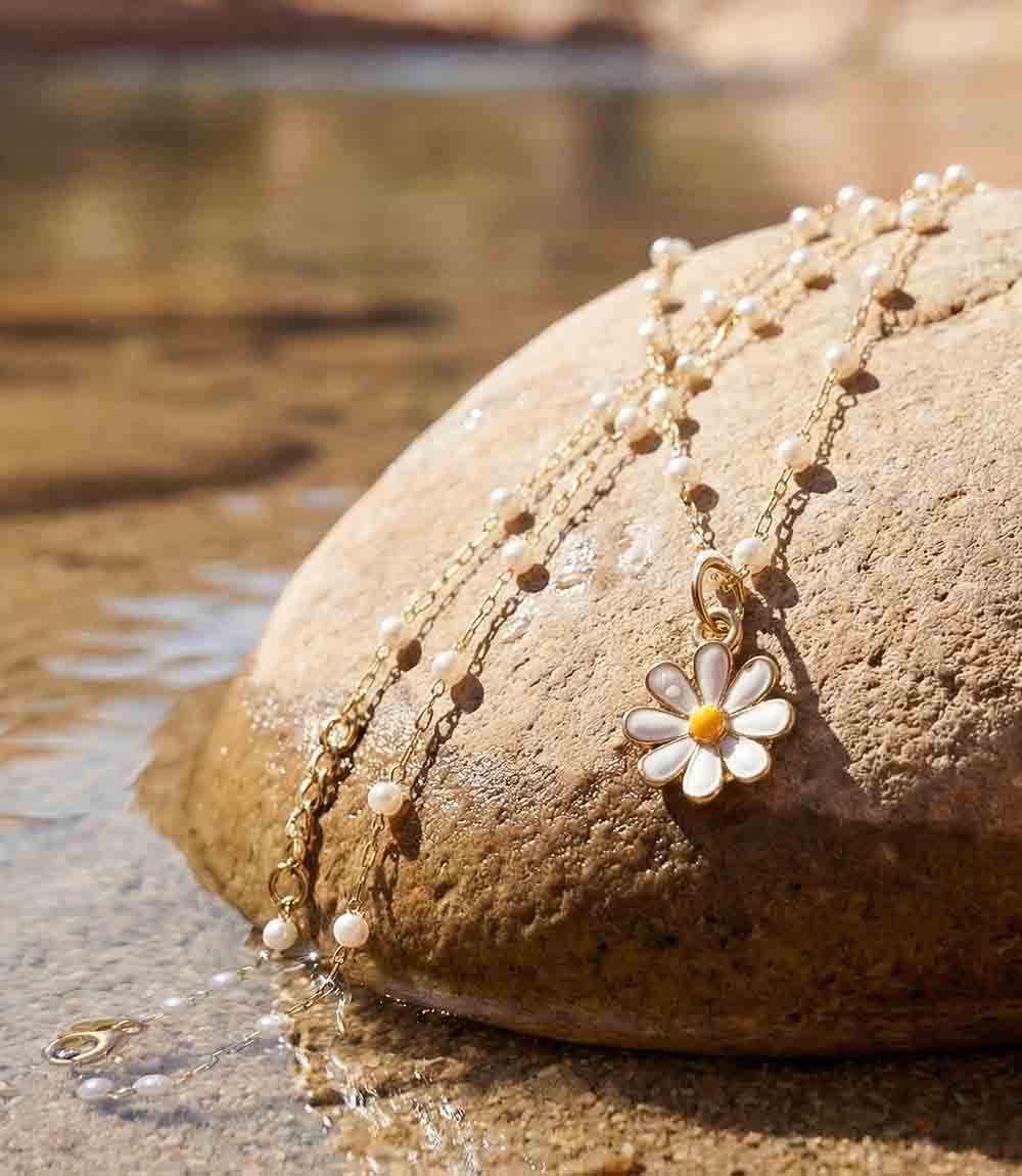 Daisy Charm Pendant Necklace - Image 3