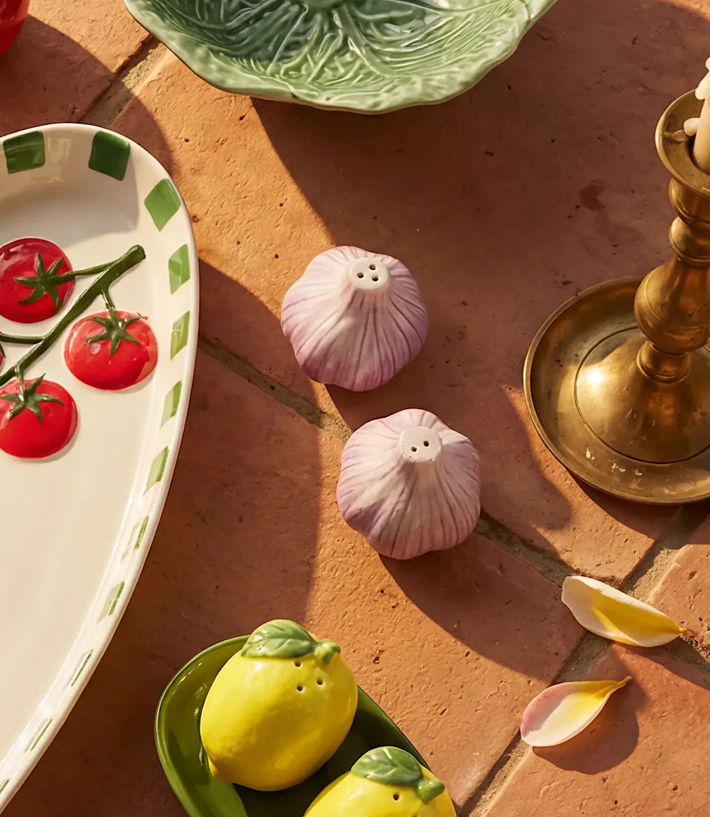 Garlic Salt And Pepper Shaker Set - Image 4