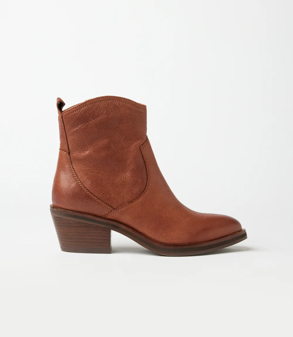 Sofft Shaelyn Pull On Western Booties - Image 3