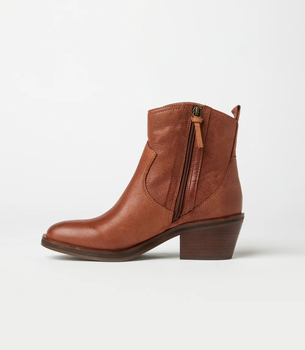 Sofft Shaelyn Pull On Western Booties - Image 5